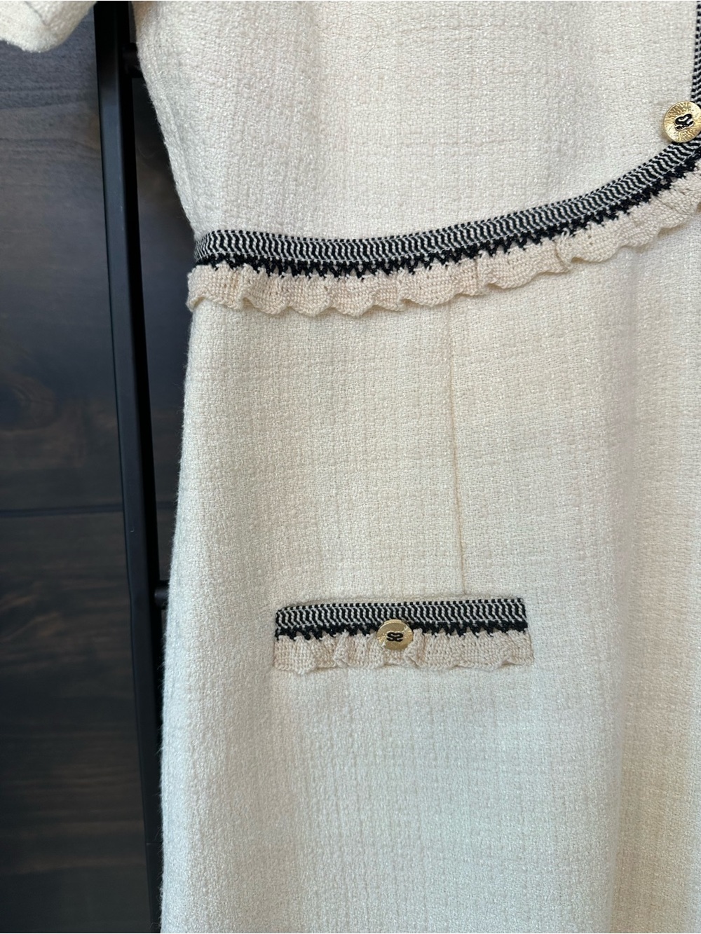 Never worn Sandro Cream Tweed Short Sleeve Shift Dress with Black Trim - Picture 7 of 7